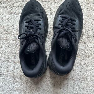 Brooks Black Athletic Shoes with Cushioned Comfort